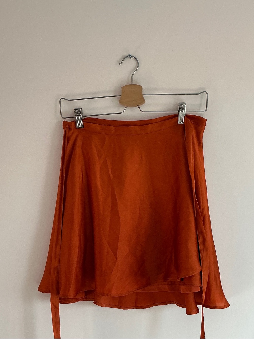 Urban Outfitters Wrap skirt burnt orange Large